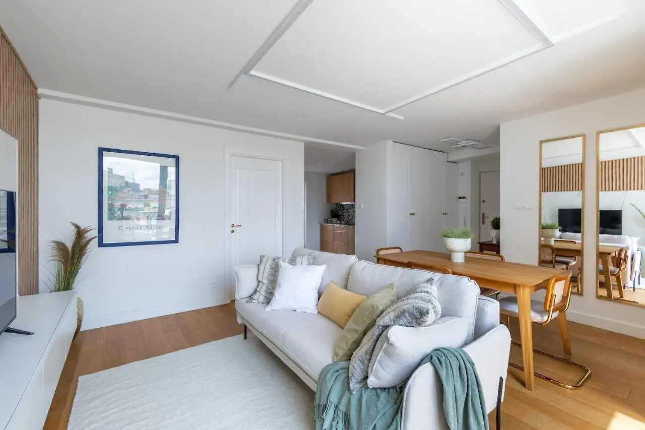 Frascati 1 Top Floor Apartment Warsaw