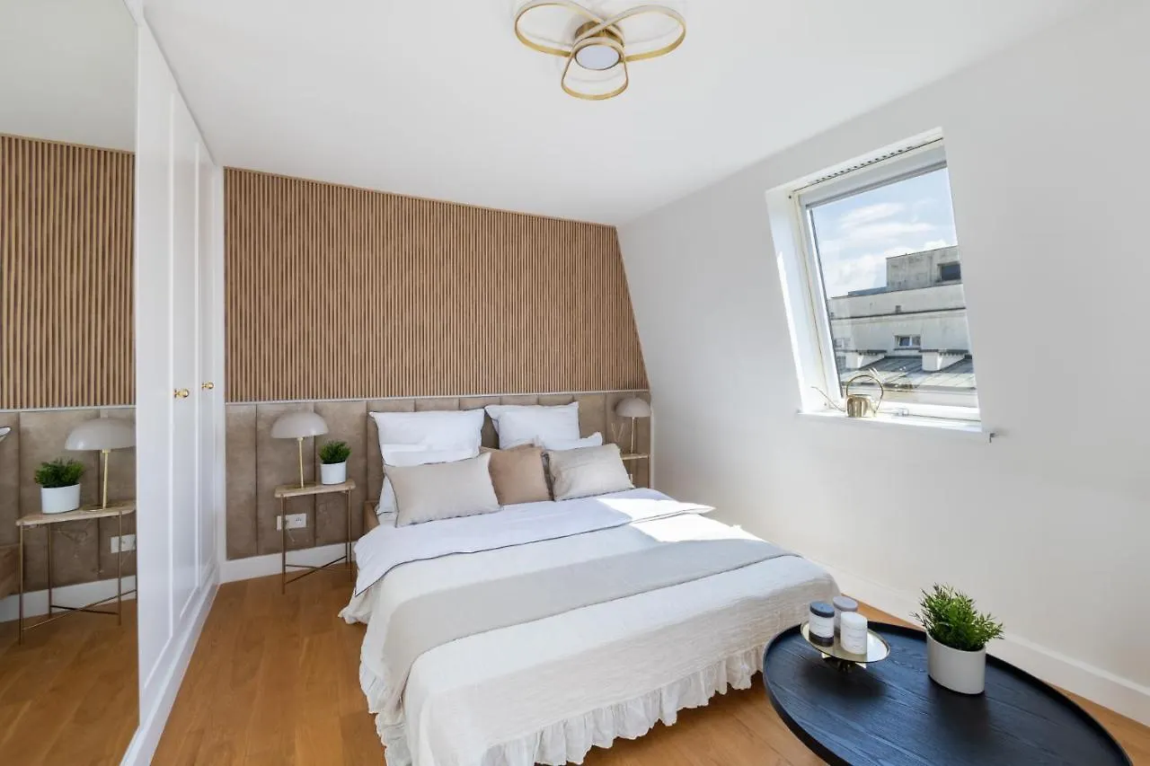 Frascati 1 Top Floor Apartment Warsaw