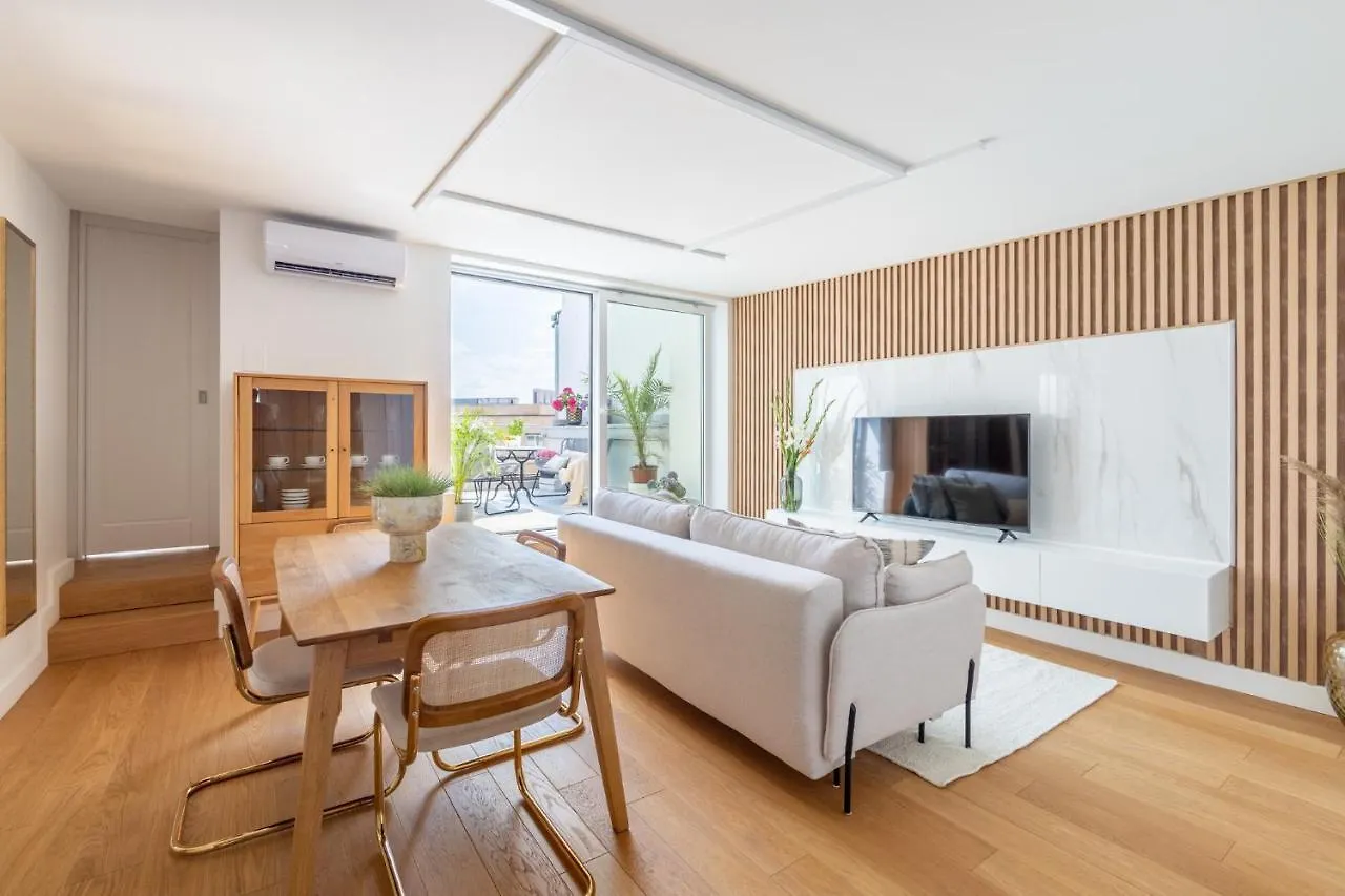 Frascati 1 Top Floor Apartment Warsaw Poland