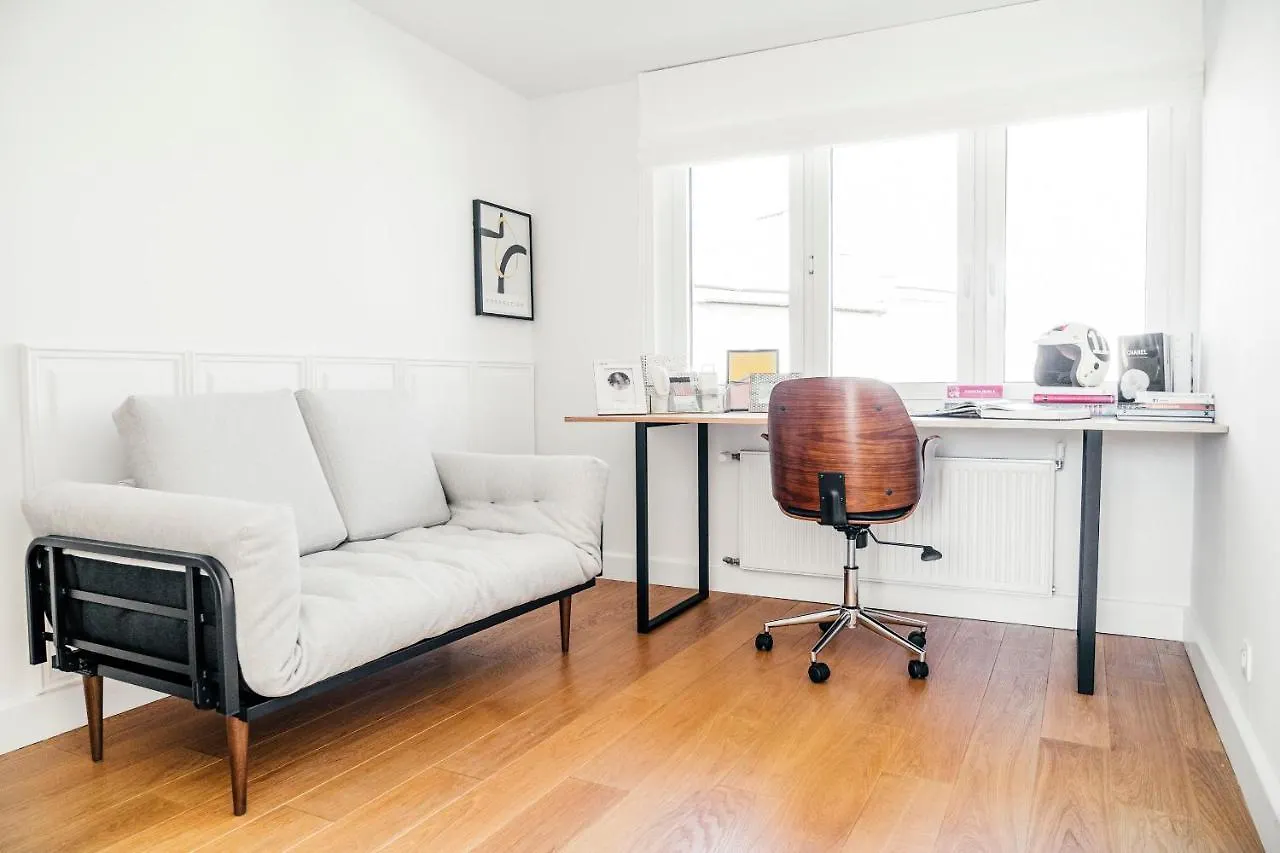 Frascati 1 Top Floor Apartment Warsaw Poland