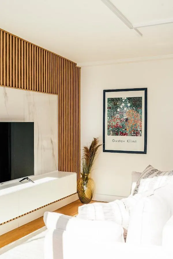 Frascati 1 Top Floor Apartment Warsaw