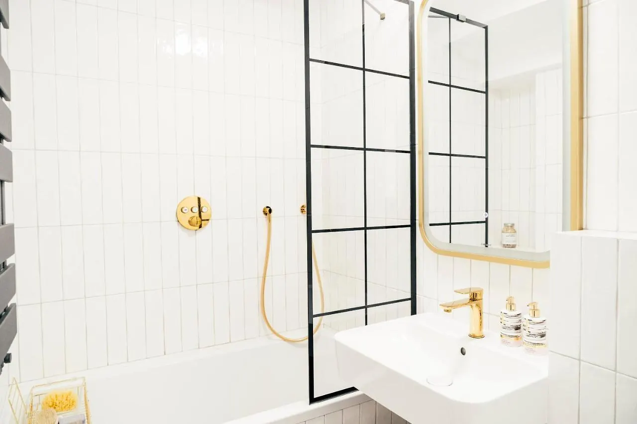 Frascati 1 Top Floor Apartment Warsaw
