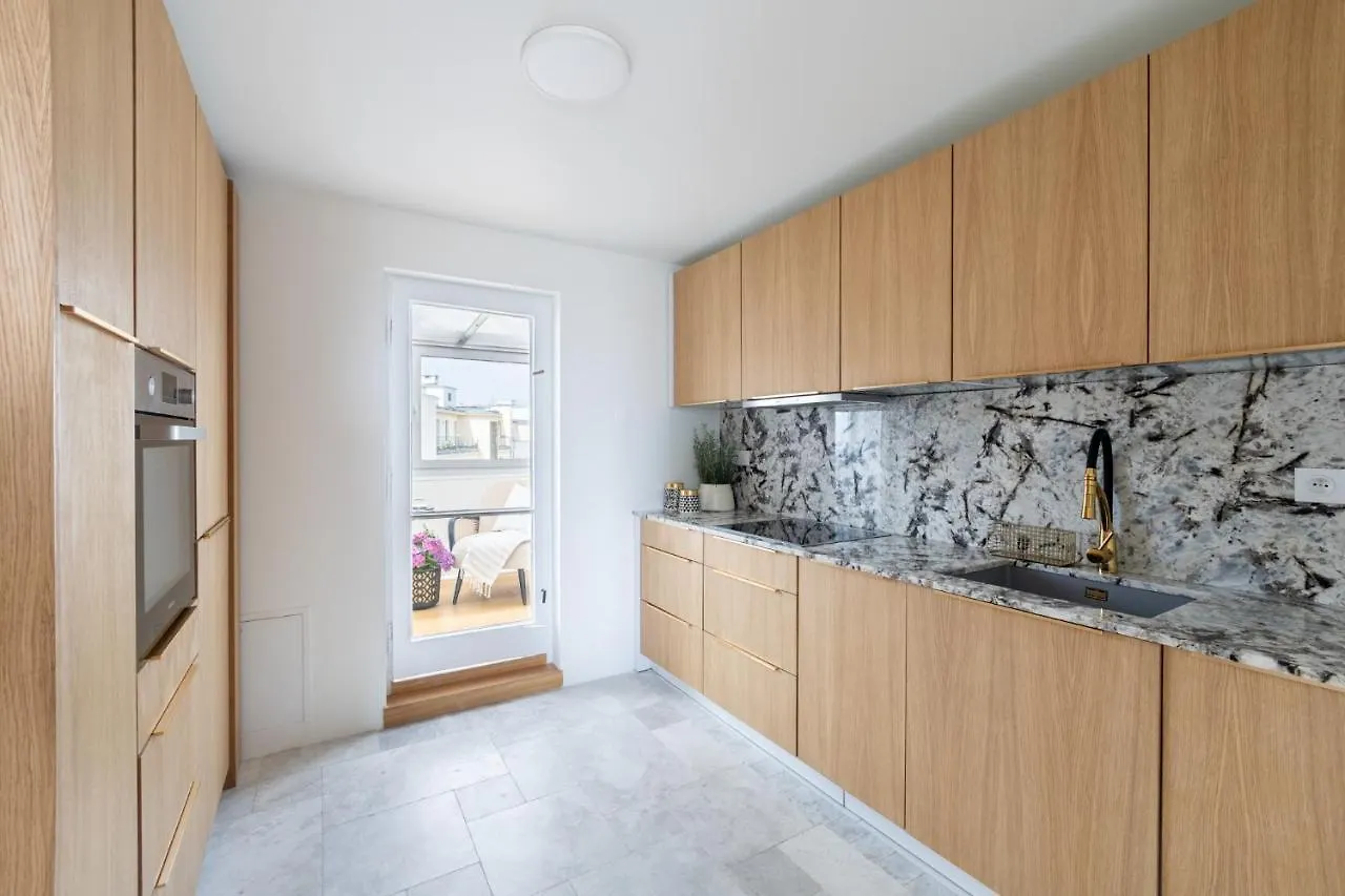 Frascati 1 Top Floor Apartment Warsaw